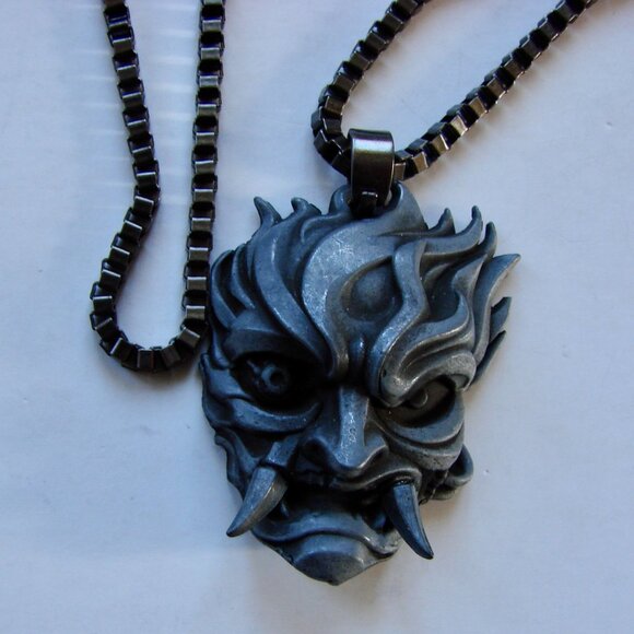 Gargoyle Goth Necklace Gray Black Metal Box Chain 30" Long Halloween - Picture 7 of 8